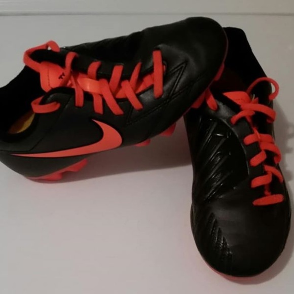 t90 nike soccer cleats